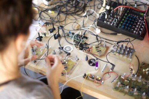Sound Happens in the Group! | DIY electronics workshop