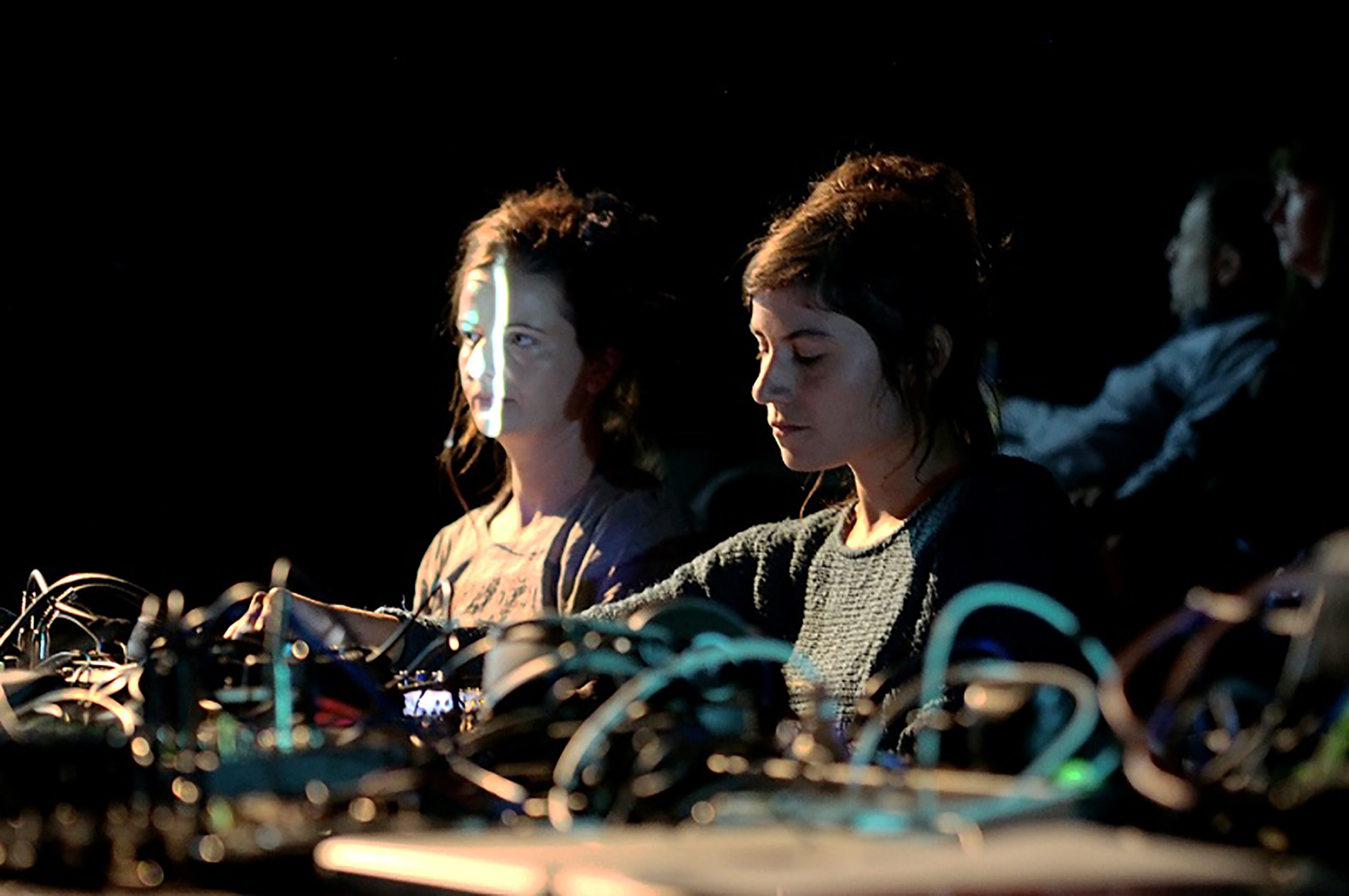 Dvocikel: Theremidi Orchestra feat. Irena Tomažin | residency