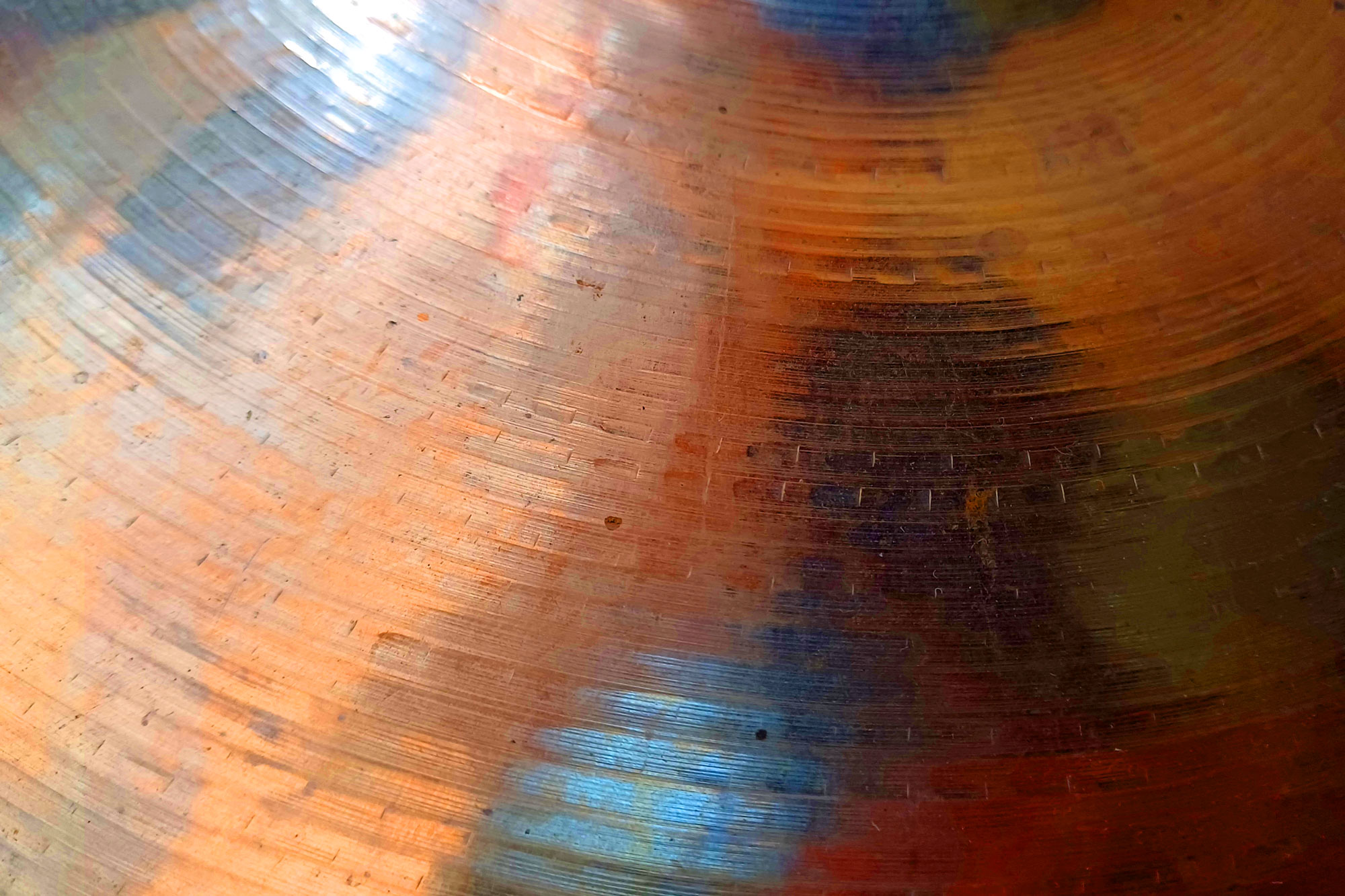 Oscillating Spaces | microtonal composition for cymbals & space
